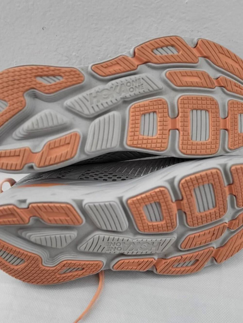 Hoka One One Bondi 7 Running Shoes Womens 11 Gray Orange Sneakers Sharkskin - Picture 13 of 14